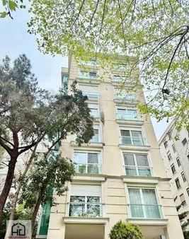 Erenköy De Bağdata Yakın 150m2 Çift Araç Otoparklı Genç Bina!