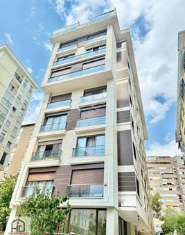 Göztepe Ömerpaşada 4+1 Mimari Dekorlu Ultra Lüks Yeni Bina