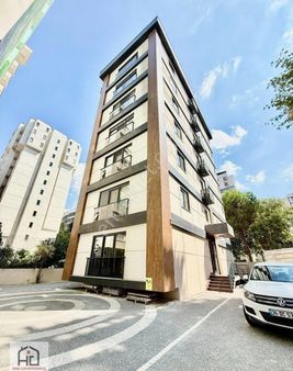 Caddebostan Ömerpaşada 3+1 Ebeveynli Balkonlu Lüks Fırsat