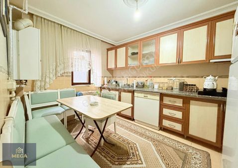 Ayvalı Özlem Caddesinde Teras Balkonlu Krediye Uygun 3+1 Daire