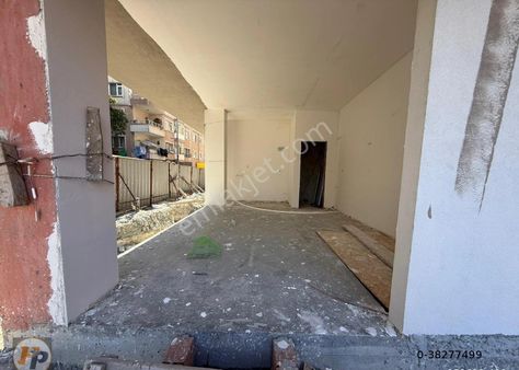 Cennet Mah.hürriyet Cad.paralel Bodrumlu Dükkan