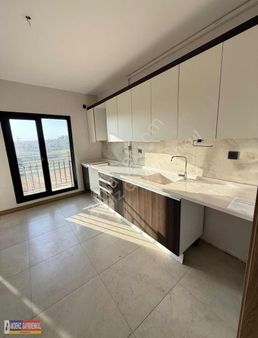 Kabasakal Toki De Cepheleri Açık 3+1 Kiralık Daire