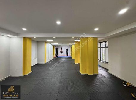 Hayat Park Karşısın'da 300 M2 Kiralık Dükkan