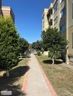 İzmit İztop Park Evlerinde Arakat 1+1 Kiralık Daire.