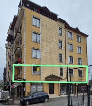 Konumu Şehrin Kalbi.tüm Ulaşım Araçlarının Geçtiği Orduevindedir