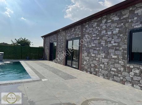 Körkün Ana Yol Üzerinde Satılık Bağ Evi 3.800 Metre Tek Tapu