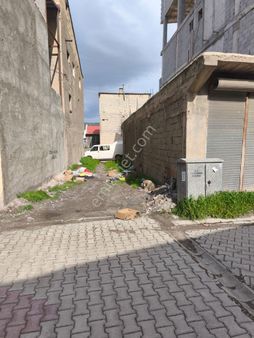 Gevaş Merkezde Satılık Ticari Dükkan Arsası