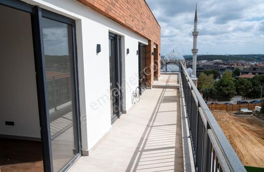 Koray Liberte'de Geniş Teraslı 2+1 Kiralık Daire