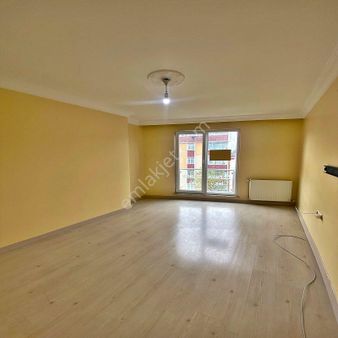 Esenyurt Güzelyurt Mah Metrobüse 5 Dakka Yürüme Mesafesi 2+1 Kiralık Daire