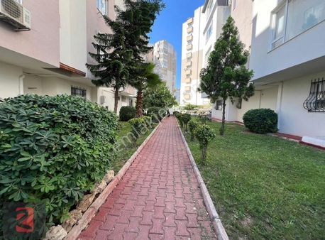 Fener'de Havuzlu Sitede Kiralık Doğalgazlı 4+1 Dubleks Daire