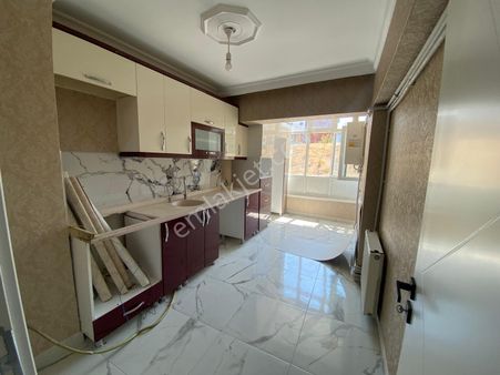 Fiyat Düştü!! Sincan Tandoğan Mah'de Asansörlü 3+1 Bağımsız Genç Binada Yapılı Satılık Daire