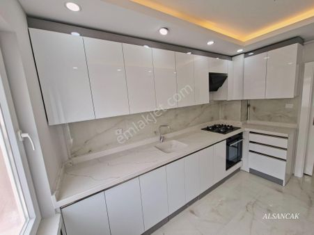 30 Ağustos Da 3+1 Katta Ön Cephe Lüks Yapılı Satılık Daire