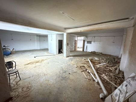 Zaferyapıgayrimenkulden Kiralıkbağımsızgirişliyarıbodrumdükkan 270m2 Sanayielektrikli Uğurmumcumahde