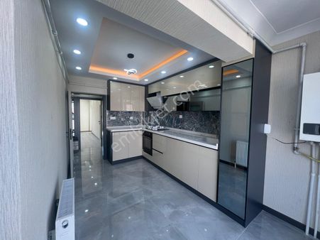 Fatih Ulubatlı Hasan Mh. 3+1 Ara Katta Bağımsız Full Yapılı Masrafsız Daire