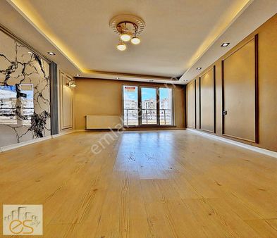 Esenyurt Merkezi Konumda Ulaşıma Yakın Satılık 2+1 Ara Kat Daire