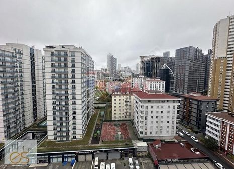 Metrobüse 10dk Havuzlu Sitede Hem Yatırım Hem Oturuma Uygun 2+1