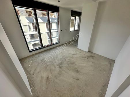 Yatırım'dan Küçükyalı'da Metroya Yakın Sokağa Cephe 2+1 Dubleks