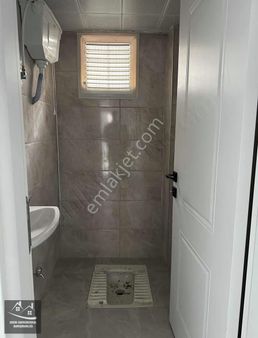 Cumhuriyet Okulu Karşı Arası 2+1 Satılık