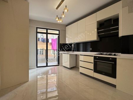 Engin Emlak'tan Merkezi Konum'da Y.ıstıma Sıfır 2+1 Daire