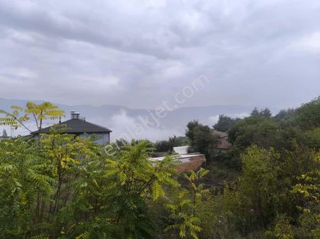 Pamukova Bayırakçaşehirde Ova Manzaralı Satılık İmarlı Arsa