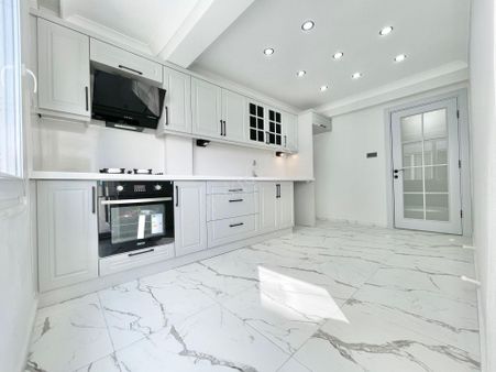 Berkay Demirel'den İkizçayda Ön Cephe Ayrı Mutfak 3+1 Daire