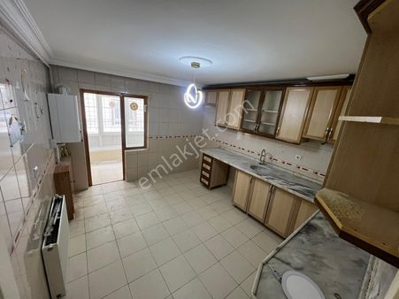 Atapark Mahallesi'nde Temiz Yapılı 4+1 Kupon Daire!