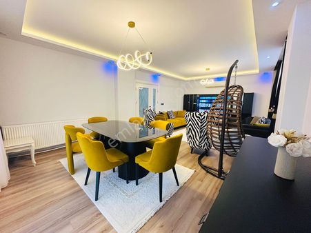 ▇kadıköy'de Göz Alıcı Tasarımıyla Ultra Geniş Ön Cephe 3+1 Daire