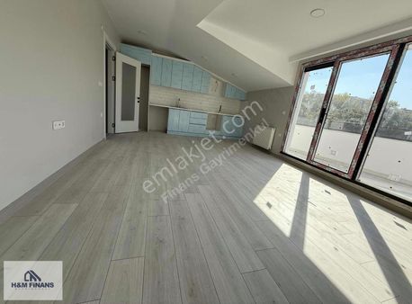 Çekmeköy Merkez Mahallesinde Satılık 5+2 Dubleks Daire!