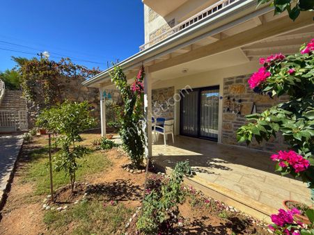 Datça Burgaz Yolu | Satılık 3+1 Geniş Bahçeli Daire