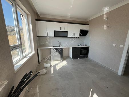 Karakaya'da Cadde Üzeri Sıfır Binada 3+1 Daire!