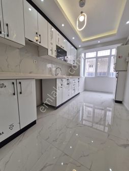 Sincan Akşemsettin Mah'de Full Yapılı 3+1 Bağımsız Çift Balkonlu Yüksek Giriş Daire