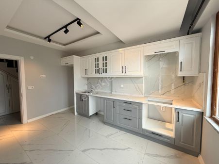 Yeniyalı Mah.satılık Lüx Çatı Dublex 3+1 Sıfır