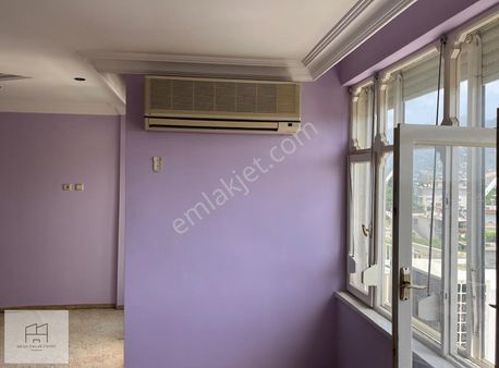 Turunçova Merkezde Geniş 3+1 Satılık Daire