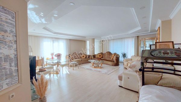 Ersin Emlak/k.otopark-asansör-2 Katlı-1.kat-yeni Bina-3+1-180 M²