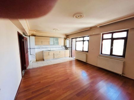 Acil Satılık Asansörlü Cadde Yakını 3+1 Kelepir Daire Fırsatı...