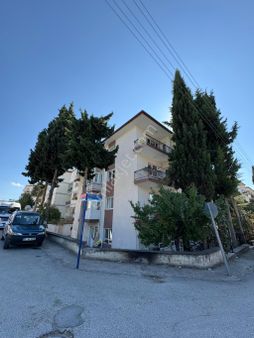 İnal Emlaktan Emek Mahallesinde Site İçerisinde Satılık 3+1 130 M2 Daire