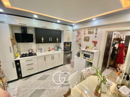 Sadece Cadde'den Arakat Ön Cephe Çift Balkon 2+1 Satılık