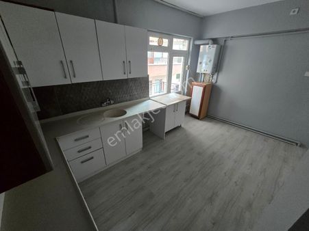 Yenimahalle'de Antares Avm Yakını Ara Katta 4+1 Satılık Daire