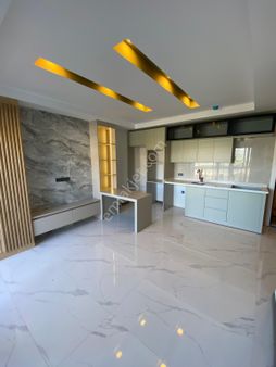 Sarılar Mahallesi 1+1 Ara Kat Asansörlü Havuzlu Satılık