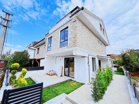 Prıme'dan Denize 50 Metre Mesafede 3+1 Triplex Villa!!!