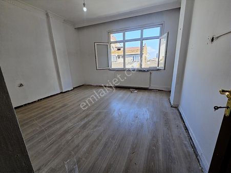 Mimar Emlak'tan Kiralık 3+1 120m² 3. Kat Daire