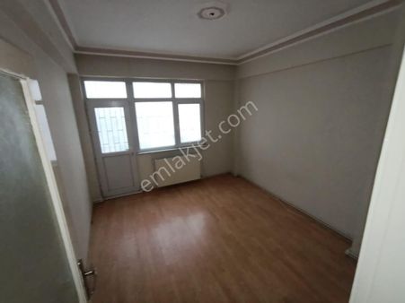 Ulugazi Mahallesinde İci Temiz Kiralık Daire