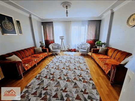 Mimar Emlak'tan Azkatlı Binada Satılık 2+1 85m² 2. Kat Daire