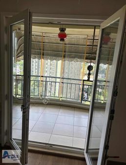 Atakent Mah.avrupa 1 Konutlarında Satılık 3+1 Boş 141 M2 Daire