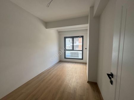 Çiğlide 2+1 Konfor Zirvede! Yerden Isıtmalı Kapalı Otoparklı