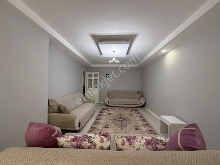 Tuşba Emlaktan Satılık İskanlı Kombili Ara Kat 3+1 Geniş