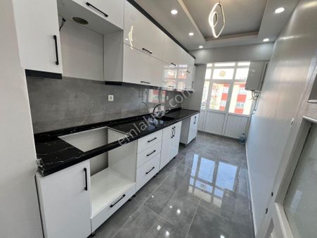 Vatan'dan Tepebaşında Bağımsız Ön Cephe Lüx Yapılı 120 M2 3+1