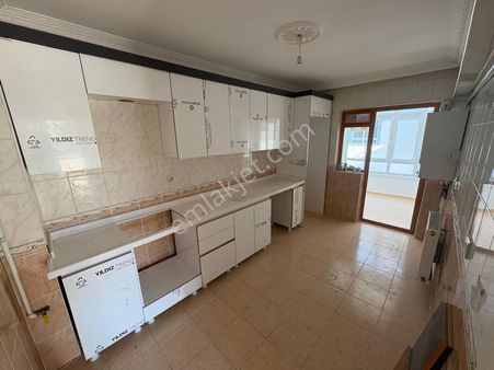 Hayal'den Pınarbaşı Mh'de Merkezi Konumda Katta Ön C. Çift Balkonlu 3+1 Daire !