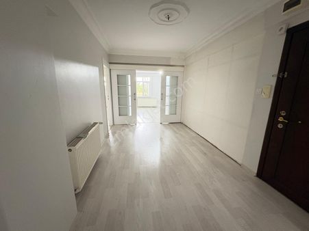Ümraniye Çarşı 'da 2+1 Kiralık Daire