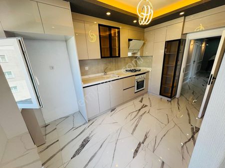 Lüks'ün Ayrıcalığı!! Sincan Osmanlı Mah'de 3+1 Ara Kat Bağımsız Site İçinde Geniş M2'li Daire